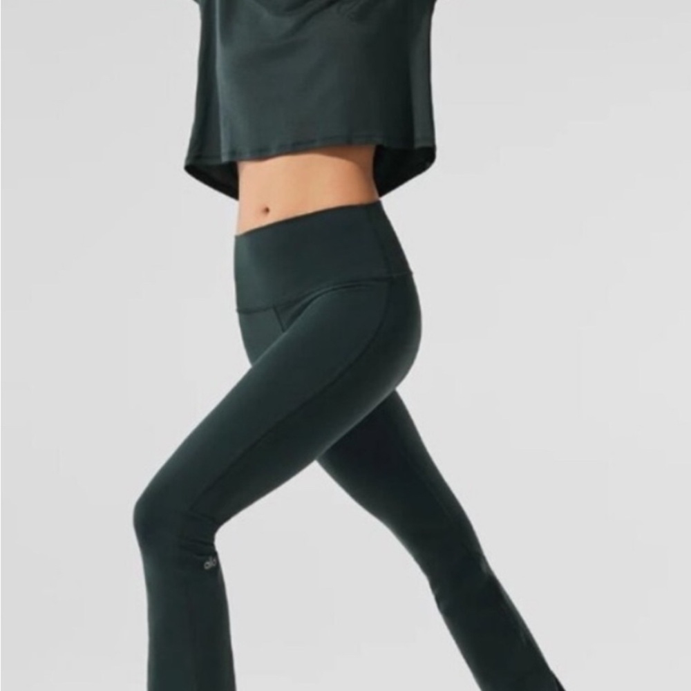 Airbrush High-Waist 7/8 Bootcut Legging -
Charcoal Green